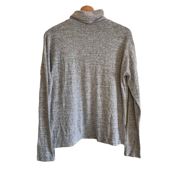 ABERCROMBIE and Fitch Long Sleeve Turtleneck S - Picture 2 of 4